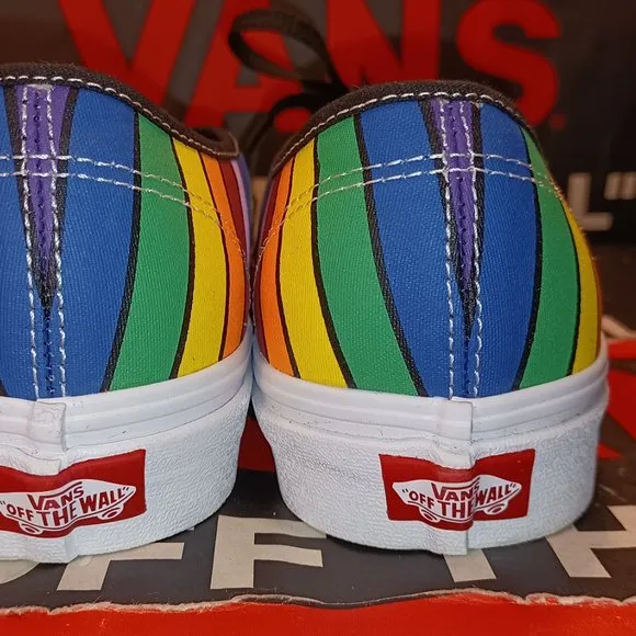 VANS Authentic Refract Rainbow Pride Black /Multi Men's 5.5/Women 7 VN0A2Z5IWN71
