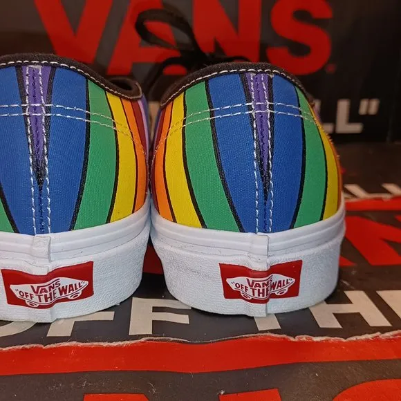 VANS Authentic Refract Rainbow Pride Black /Multi Men's 5.5/Women 7 VN0A2Z5IWN71