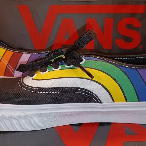 VANS Authentic Refract Rainbow Pride Black /Multi Men's 5.5/Women 7 VN0A2Z5IWN71