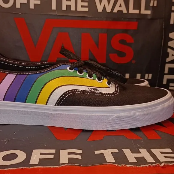 VANS Authentic Refract Rainbow Pride Black /Multi Men's 5.5/Women 7 VN0A2Z5IWN71