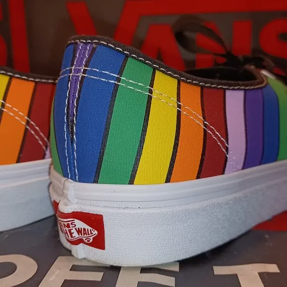 VANS Authentic Refract Rainbow Pride Black /Multi Men's 5.5/Women 7 VN0A2Z5IWN71