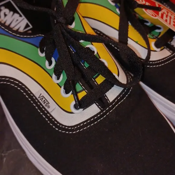 VANS Authentic Refract Rainbow Pride Black /Multi Men's 5.5/Women 7 VN0A2Z5IWN71