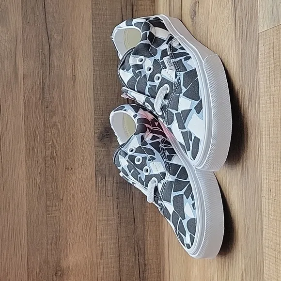 Van's shoes women Brand new.