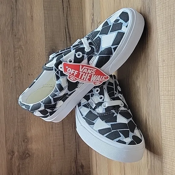 Van's shoes women Brand new.