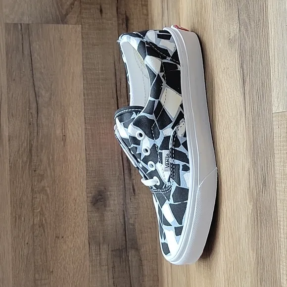Van's shoes women Brand new.