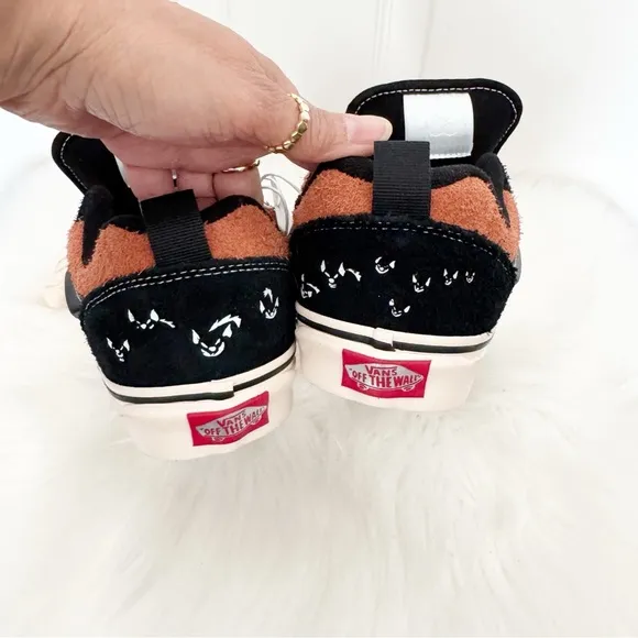 VANS x DISNEY 100th Lion King Scar Knu Skool Shoes Women Size 7