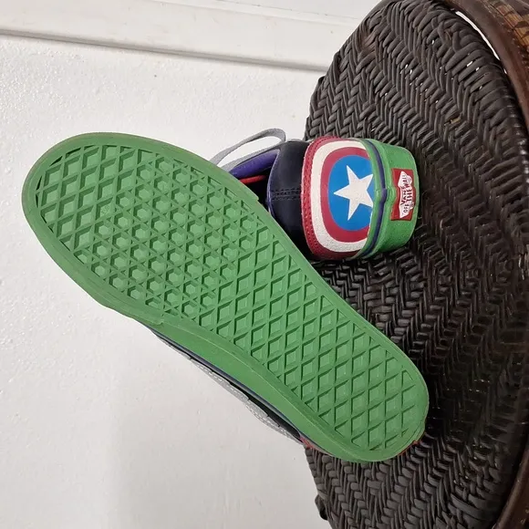 Vans x Marvel Avengers Old Skool Shoes Captain America Sneaker Women Size 6.5