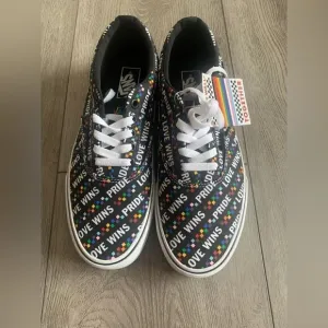 Vans men love wins, pride print shoes very cute