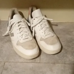 VEJA shoes size 10 MEN