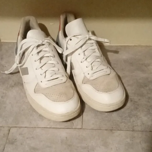VEJA shoes size 10 MEN