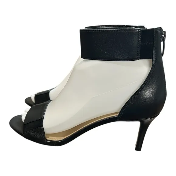 Via Spiga B-Lavinia Black Stilettos Zippered Heel and Ankle Strap Accents 6M