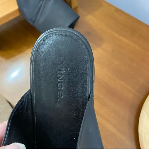 Vince Black Leather Open Toe Slip On Sandals Women’s Size 9 Medium EUR 39 Italy