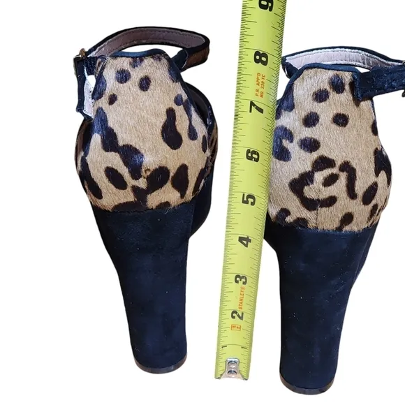 Vince Camuto Leopard Print Black Wedge Heels Size 6.5B Open Toes