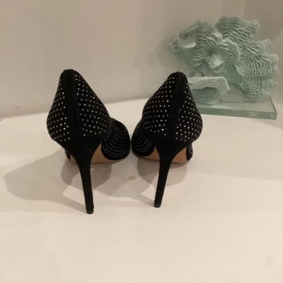 Vince Camuto Sarritah Heels Stiletos Black Suede Embellish Shoes 8.5M 39 NEW