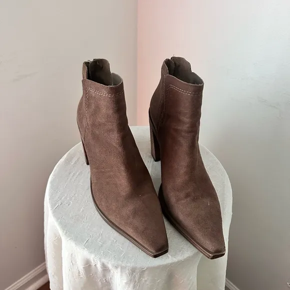 Vince Camuto Women's Shoes Vince Camuto Booties size 8.5