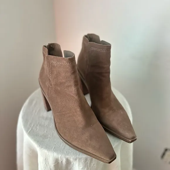 Vince Camuto Women's Shoes Vince Camuto Booties size 8.5