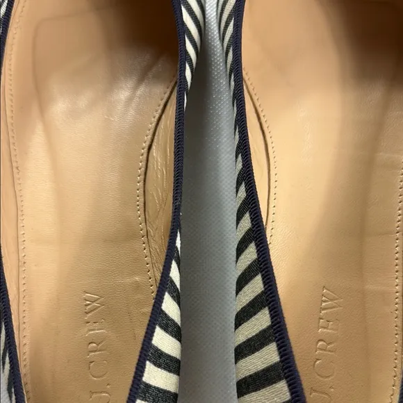Vintage J. Crew Women's Striped Blue and Ivory Gemma Flats