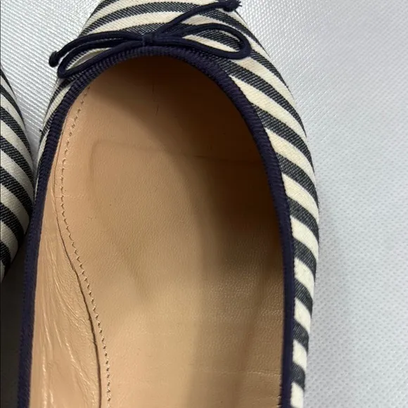Vintage J. Crew Women's Striped Blue and Ivory Gemma Flats