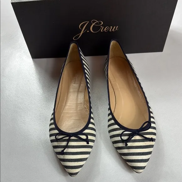 Vintage J. Crew Women's Striped Blue and Ivory Gemma Flats