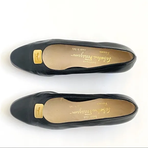 Vintage Salvatore Ferragamo blue black leather gold metal logo chunky heel pumps