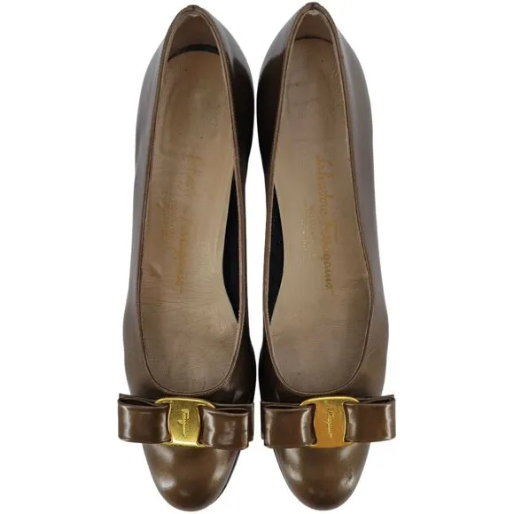Vintage Salvatore Ferragamo Bronze Vara Bow Pumps Womens 8.5 Dress Shoes Italy