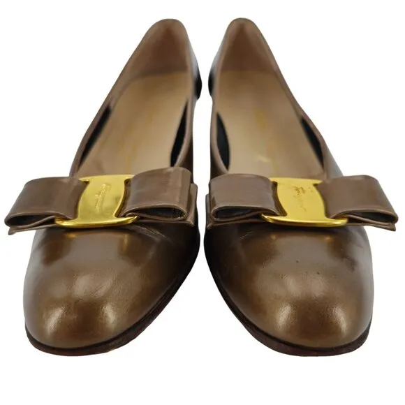 Vintage Salvatore Ferragamo Bronze Vara Bow Pumps Womens 8.5 Dress Shoes Italy