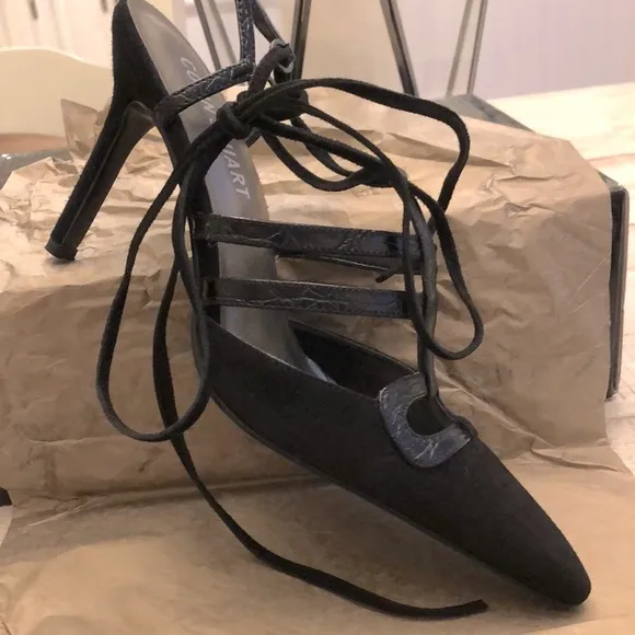 VINTAGE SUEDE LACE UP PUMPS by Colin Stuart