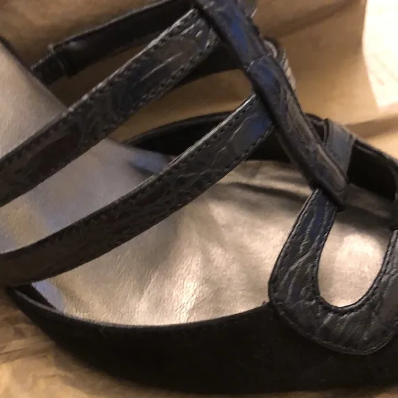 VINTAGE SUEDE LACE UP PUMPS by Colin Stuart
