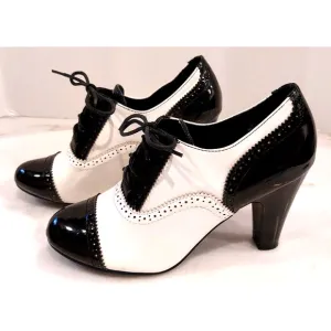Viva Black and White Shoes Wingtip Tap Like Pump‎ size UK 40 US 9.5