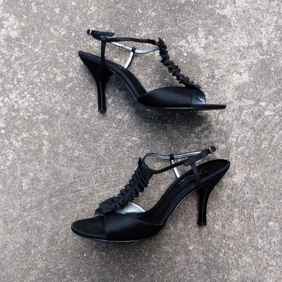 Vtg Nina Black Tie Satin T-Strap Peep Toe Sandal 9