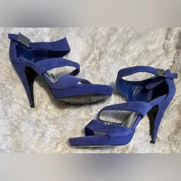 White House Black Market Blue Leather Maria Heels size 10M
