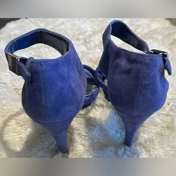 White House Black Market Blue Leather Maria Heels size 10M