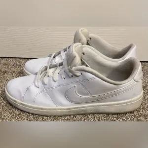 Women 11/ Men’s 9 White Nike Court Royale 2 Style #CU9038-100 Shoes