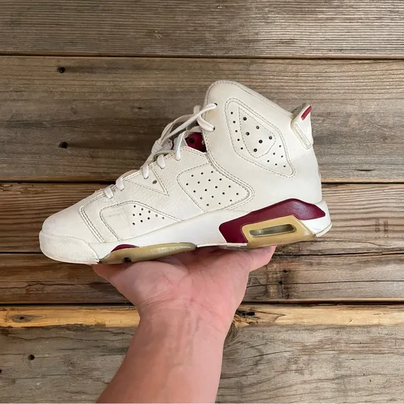 Women Size 6 / Size 4.5 Youth 2015 Nike Air Jordan 6 Maroon Basketball Sneakers