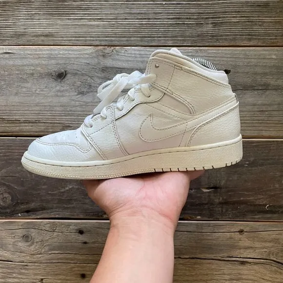 Women Size 6.5 / Size 5 Youth Nike Air Jordan 1 Mid Triple White Basketball Shoe