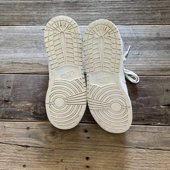 Women Size 6.5 / Size 5 Youth Nike Air Jordan 1 Mid Triple White Basketball Shoe