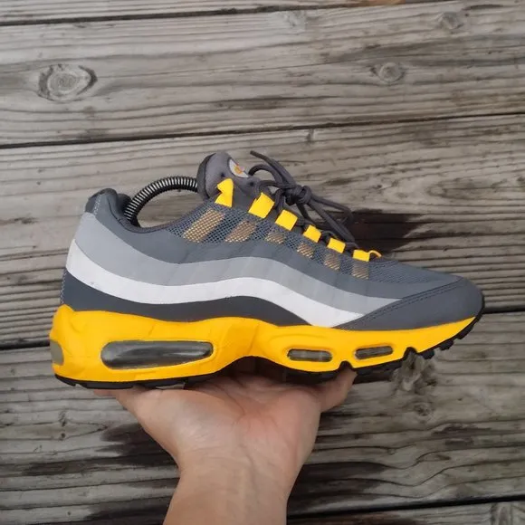 Women Size 9.5 / Size 8 Men Nike Air Max 95 No Sew Laser Orange Running Sneakers