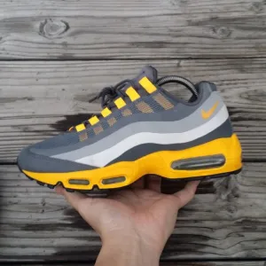 Women Size 9.5 / Size 8 Men Nike Air Max 95 No Sew Laser Orange Running Sneakers