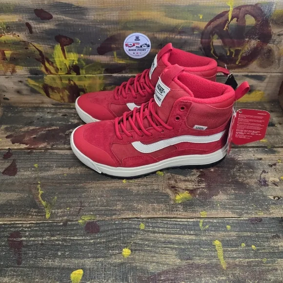 Women‎ Vans UltraRange EXO Hi MTE-1 Red Shoes size 7.5 new