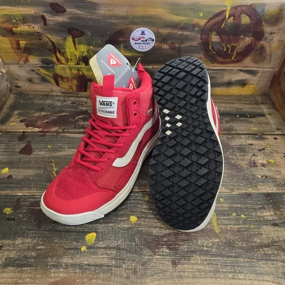 Women‎ Vans UltraRange EXO Hi MTE-1 Red Shoes size 7.5 new