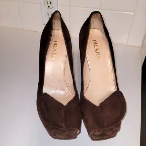 Women's prada suede brown toe heels shoes