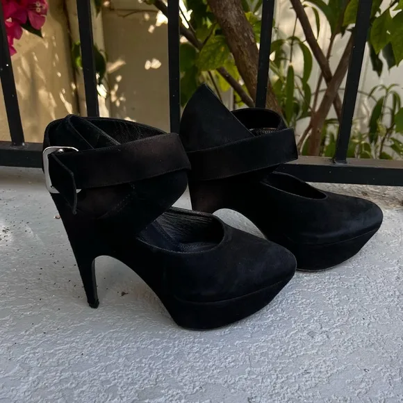 YSL AUTHENTIC STILETTO PUMPS SIZE 7