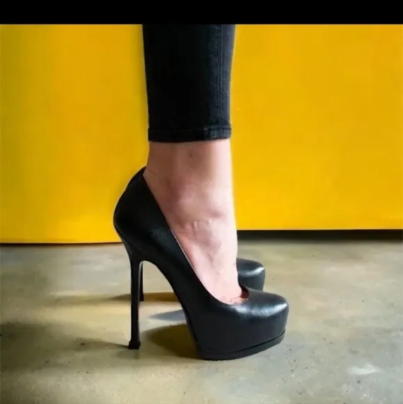 Yves Saint Laurent YSL Tribtoo Black Pebbled Leather Platform Pumps Size 37 1/2