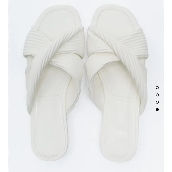 Zara * Flat Sandals Pleated White size 6.5/37