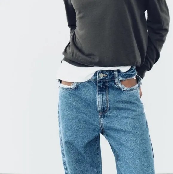 ZARA MID RISE  CUT OUT STRAIGHT LEG JEANS Size 6