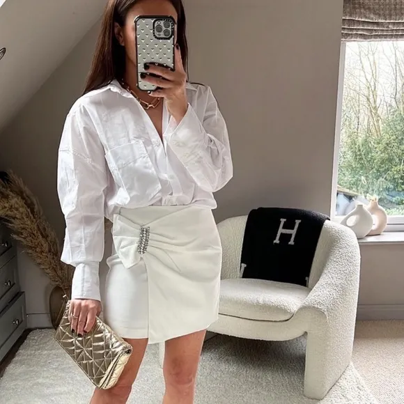 Zara NWT Pearl embellished buckle off white / ivory / cream ruched mini skirt