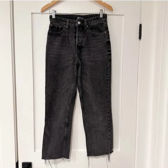 Zara Women's faded grayish Black Raw hem Straight Leg denim jeans