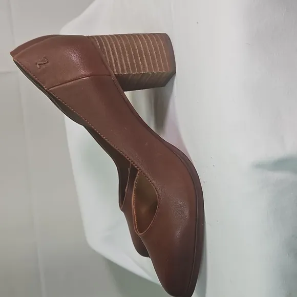 Zodiac &quot;Gracie&quot; Brown Leather Women's Shoes